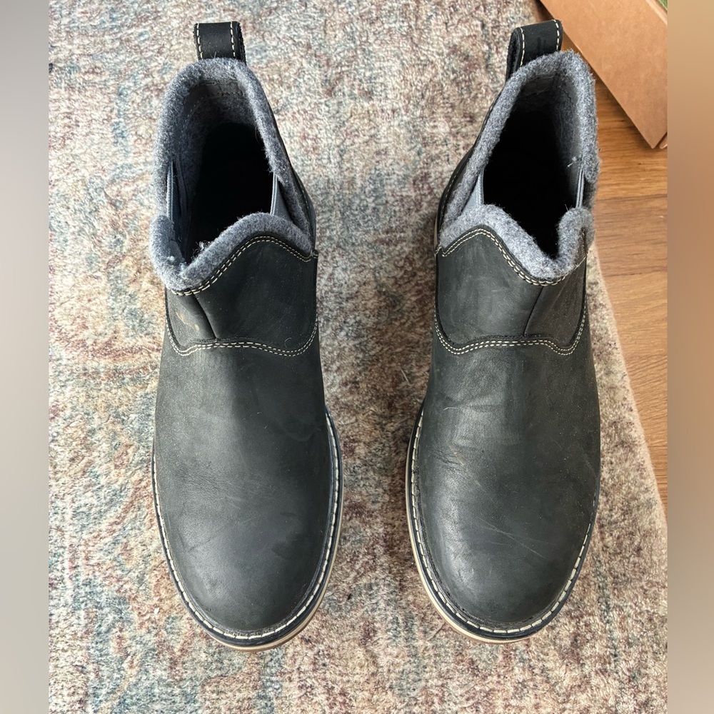 LL Bean Women's Stonington Chelsea Boots, Suede - Picture 4 of 9